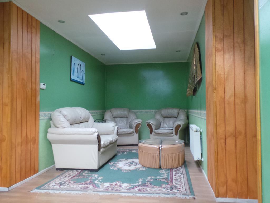 Hostal South Wind I 푸에르토나탈레스 외부 사진