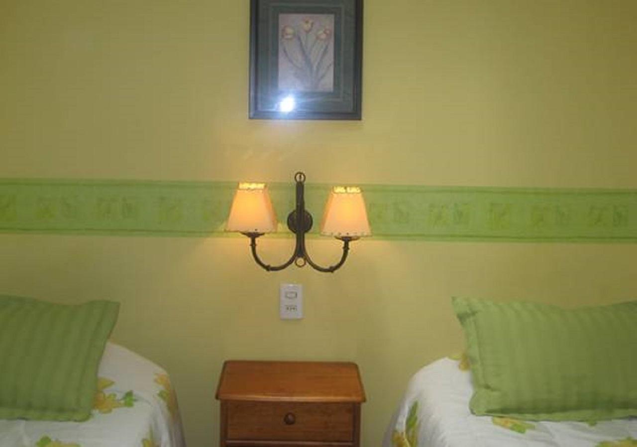 Hostal South Wind I 푸에르토나탈레스 외부 사진